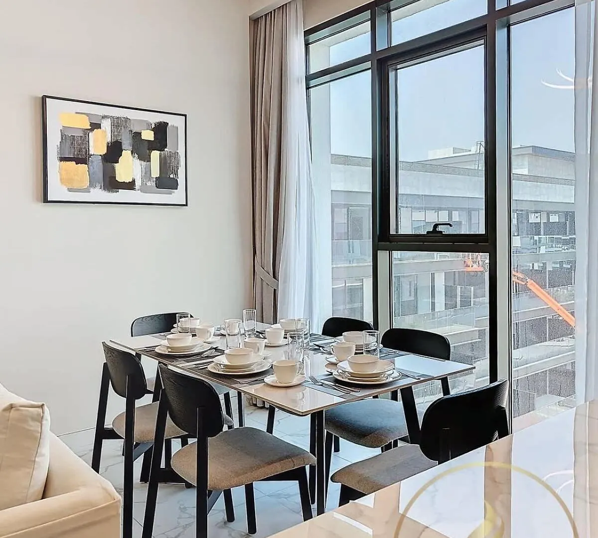 Urban Elegance In Exclusive Dubai Apartment
