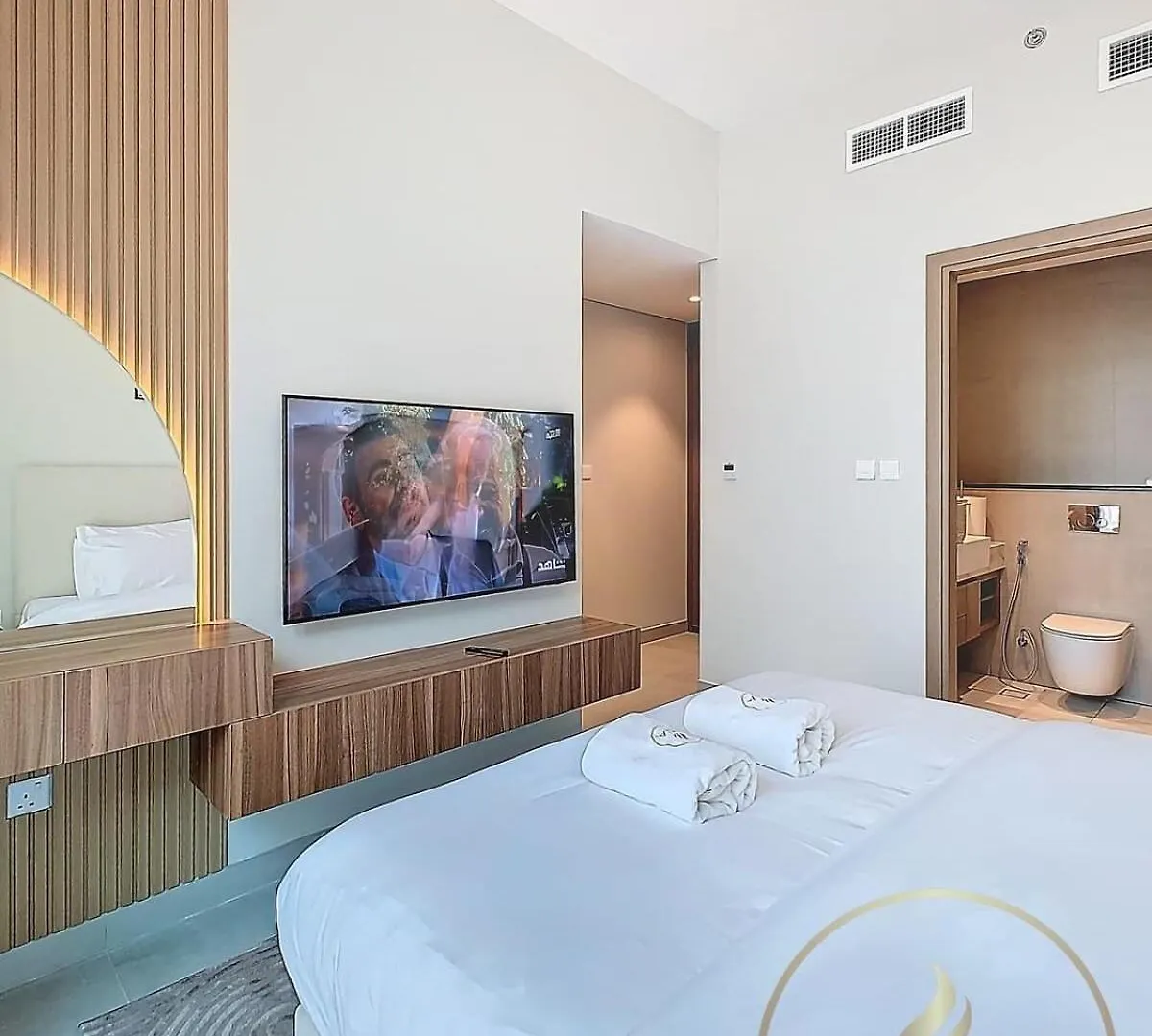 Urban Elegance In Exclusive Dubai Apartment