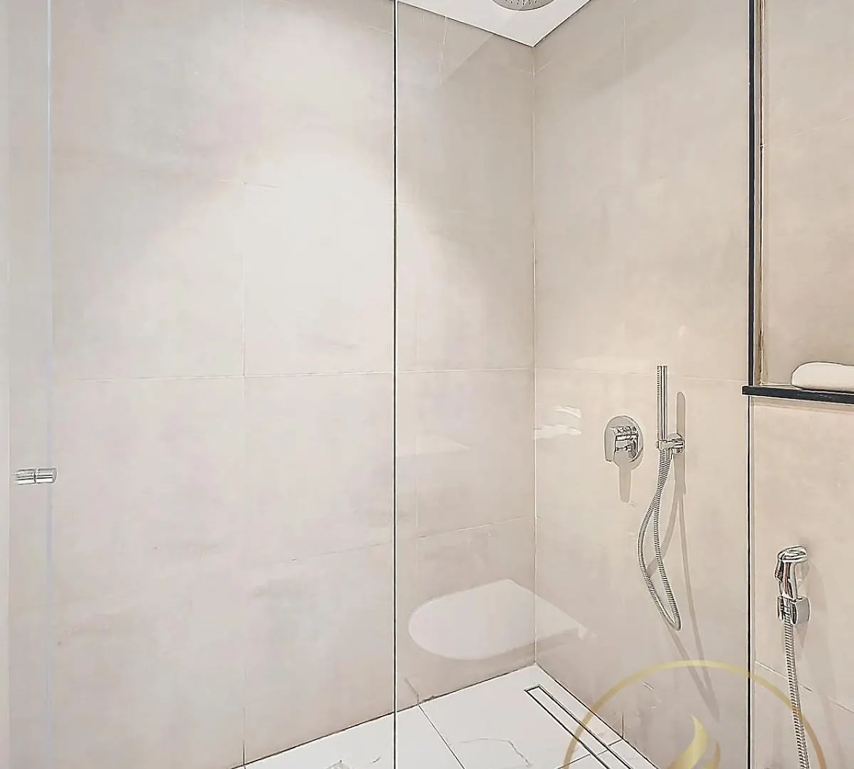 Urban Elegance In Exclusive Dubai Apartment United Arab Emirates